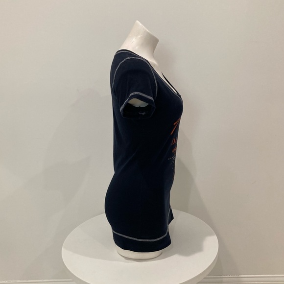 GENUINE MERCHANDISE Navy Detroit Tigers ⚾️ V neck T Shirt Stud Detail Medium - Picture 7 of 12